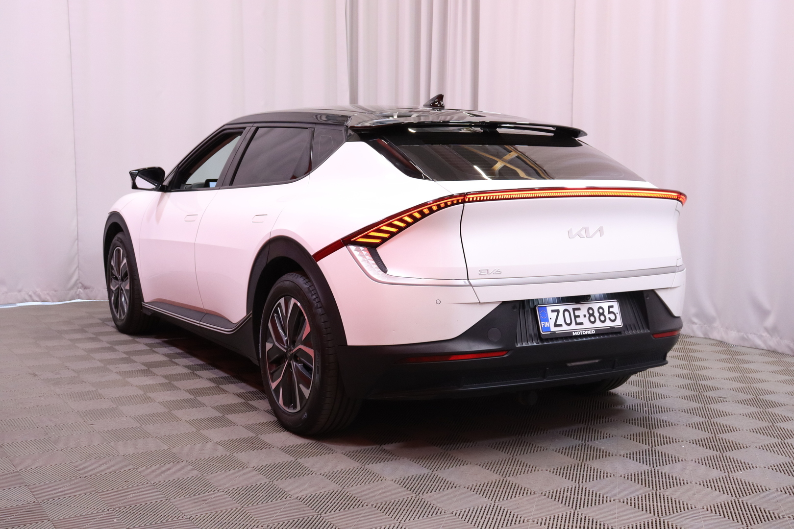 Kia - EV6 - RWD 77kWh 229 hv // Merkkihuollettu Suomi-auto / ACC / Kamera / Ratinlämmitin / Lämpöpumppu / Navi / LED / CarPlay - Maastoauto