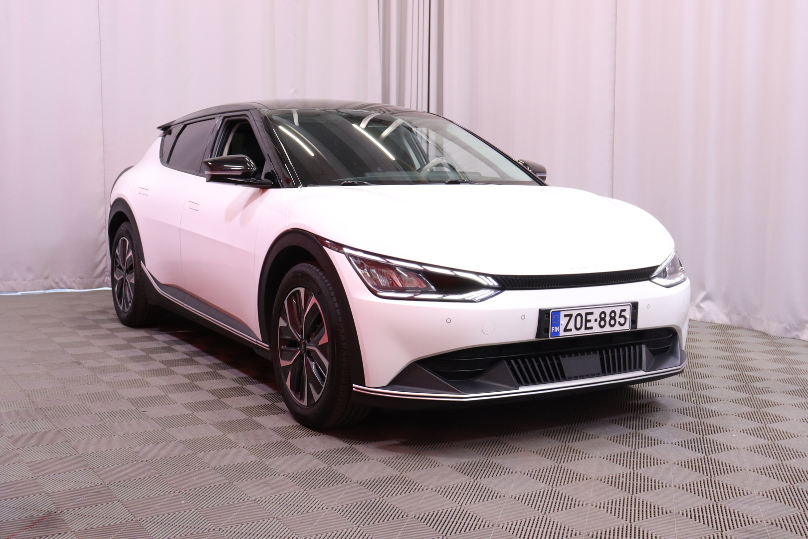Kia - EV6 - RWD 77kWh 229 hv // Merkkihuollettu Suomi-auto / ACC / Kamera / Ratinlämmitin / Lämpöpumppu / Navi / LED / CarPlay - Maastoauto