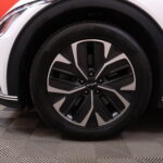 Kia - EV6 - RWD 77kWh 229 hv // Merkkihuollettu Suomi-auto / ACC / Kamera / Ratinlämmitin / Lämpöpumppu / Navi / LED / CarPlay - Maastoauto