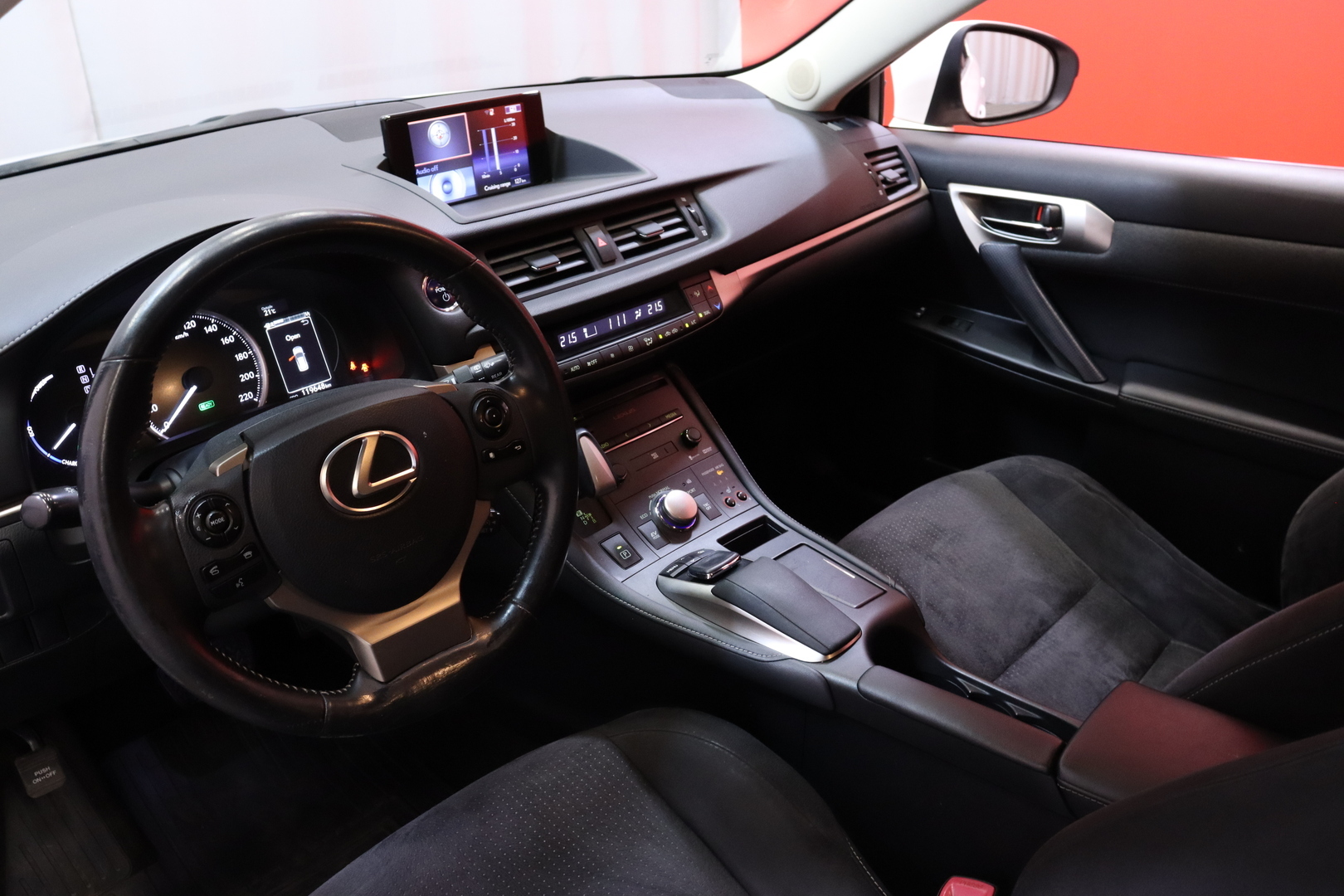 Lexus - CT - 1,8 200H Comfort // Navi / Kamera / Metalliväri / Lohko / Bluetooth// - Viistoperä