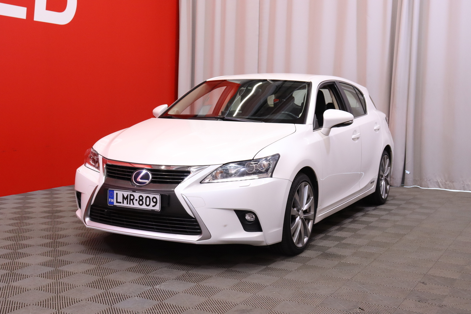 Lexus - CT - 1,8 200H Comfort // Navi / Kamera / Metalliväri / Lohko / Bluetooth// - Viistoperä