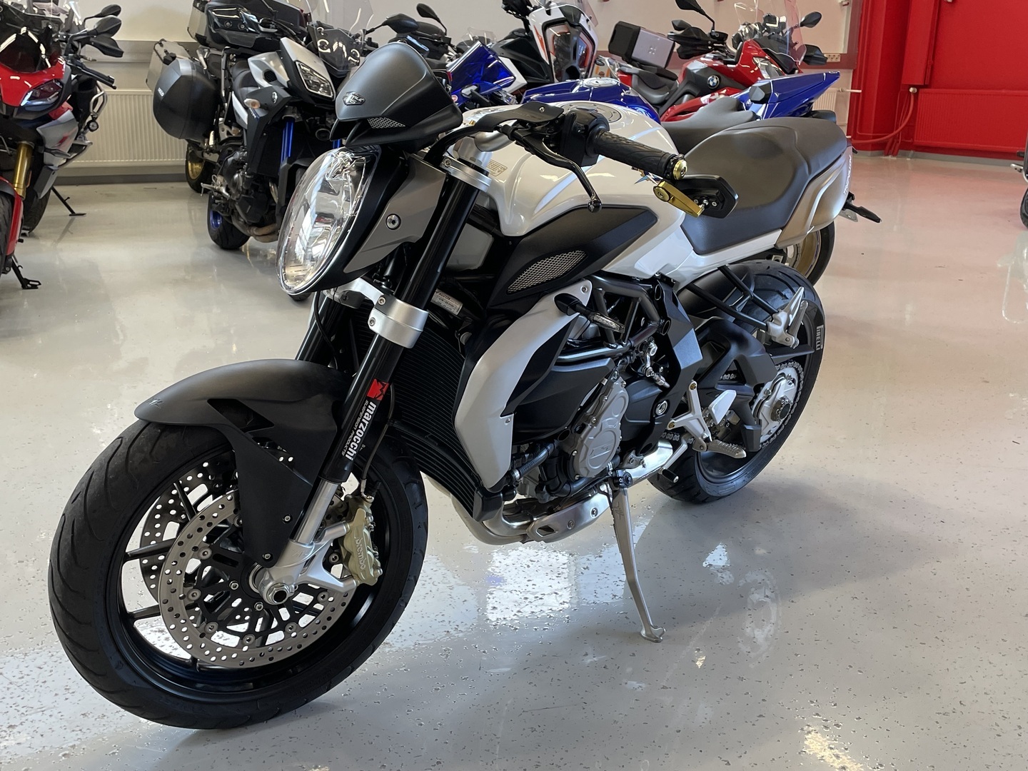 MV Agusta - BRUTALE - 675 // Juuri saapunut / Shifter / ABS // - Moottoripyörä