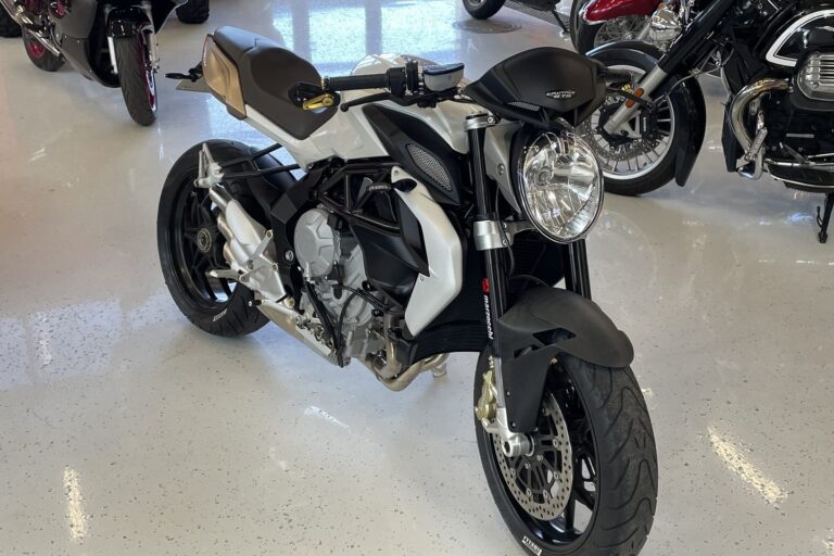 MV Agusta - BRUTALE - 675 // Juuri saapunut / Shifter / ABS // - Moottoripyörä