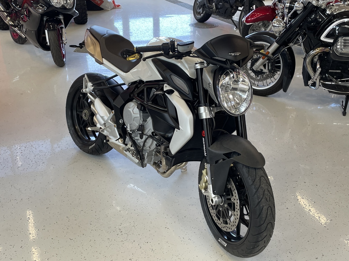 MV Agusta - BRUTALE - 675 // Juuri saapunut / Shifter / ABS // - Moottoripyörä