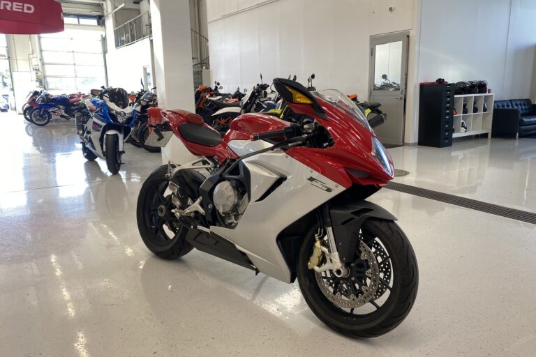 MV Agusta - F3 - 675 // Juuri saapunut / Shifter / TC // - Moottoripyörä