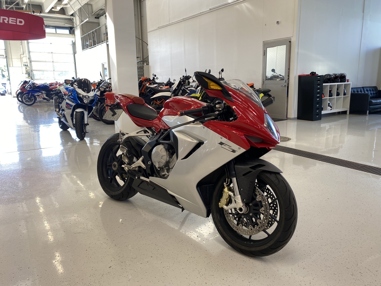 MV Agusta - F3 - 675 // Juuri saapunut / Shifter / TC // - Moottoripyörä