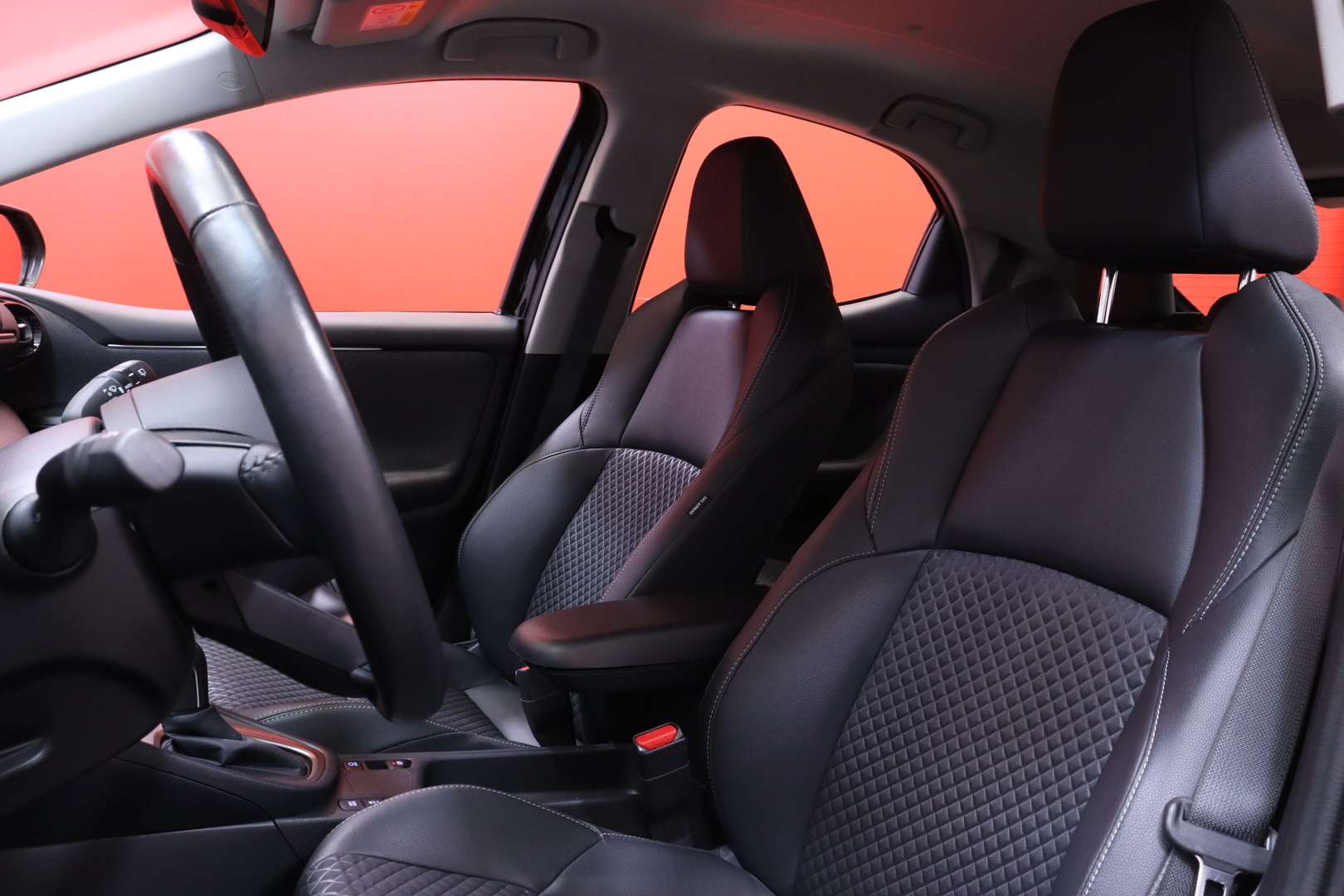 Mazda - 2 Hybrid - Hybrid 1.5 Agile Comfort + Safety -paketeilla // 1.om Suomi-auto / ACC / Keyless Puolinahat / Kamera / LED // - Viistoperä