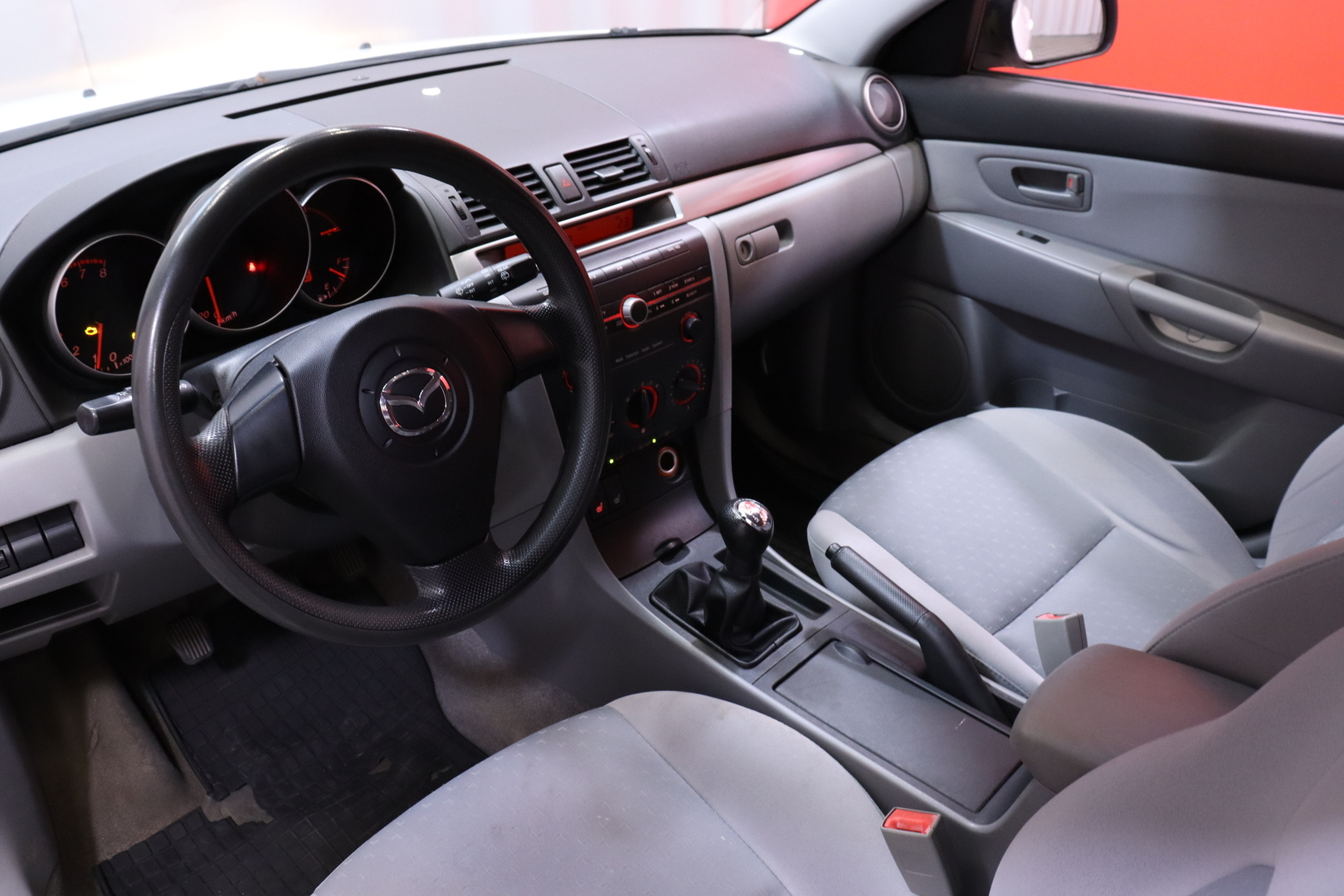 Mazda - Mazda3 - 1.3 / MYYDÄÄN HUUTOKAUPAT.COM // - Viistoperä