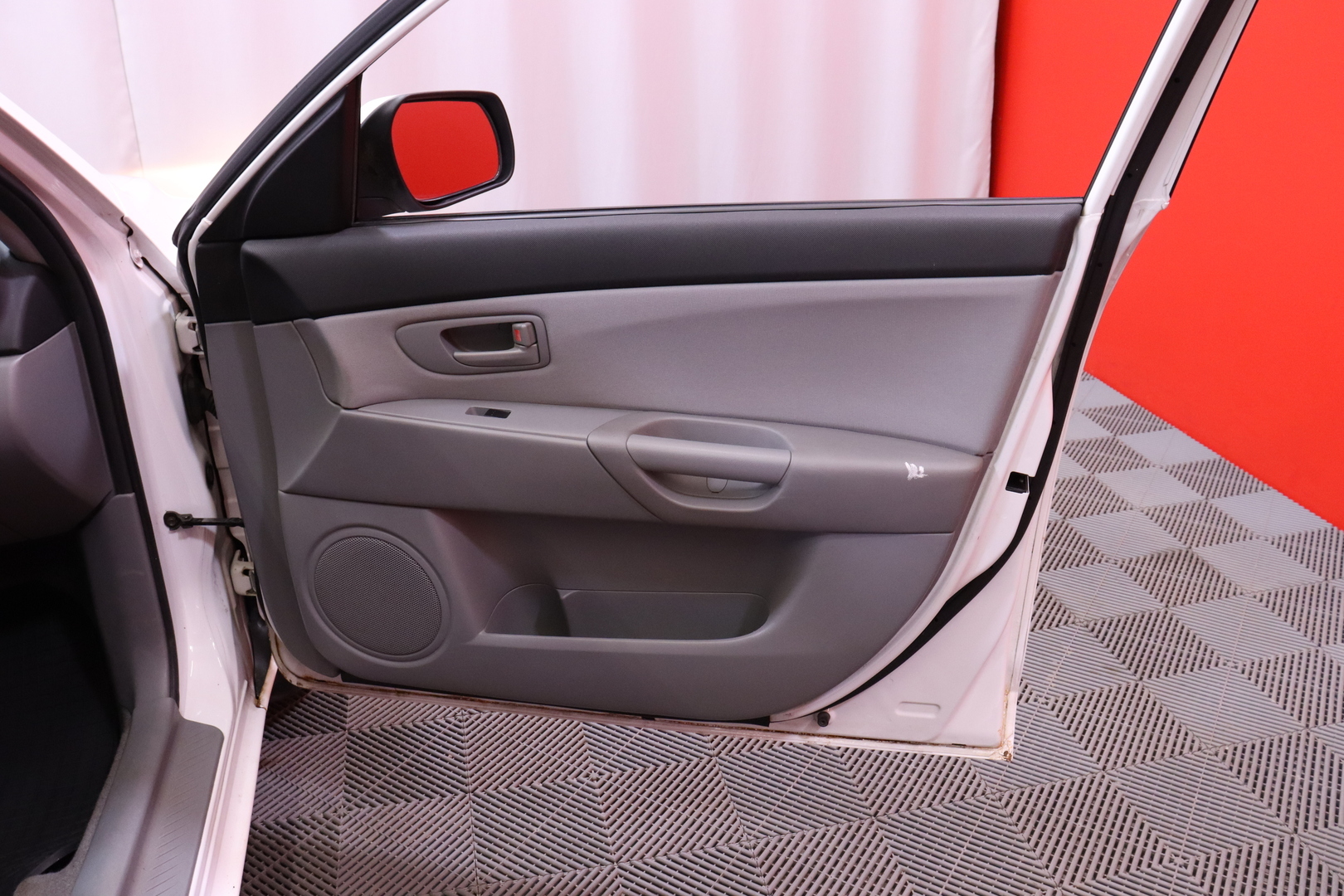 Mazda - Mazda3 - 1.3 / MYYDÄÄN HUUTOKAUPAT.COM // - Viistoperä