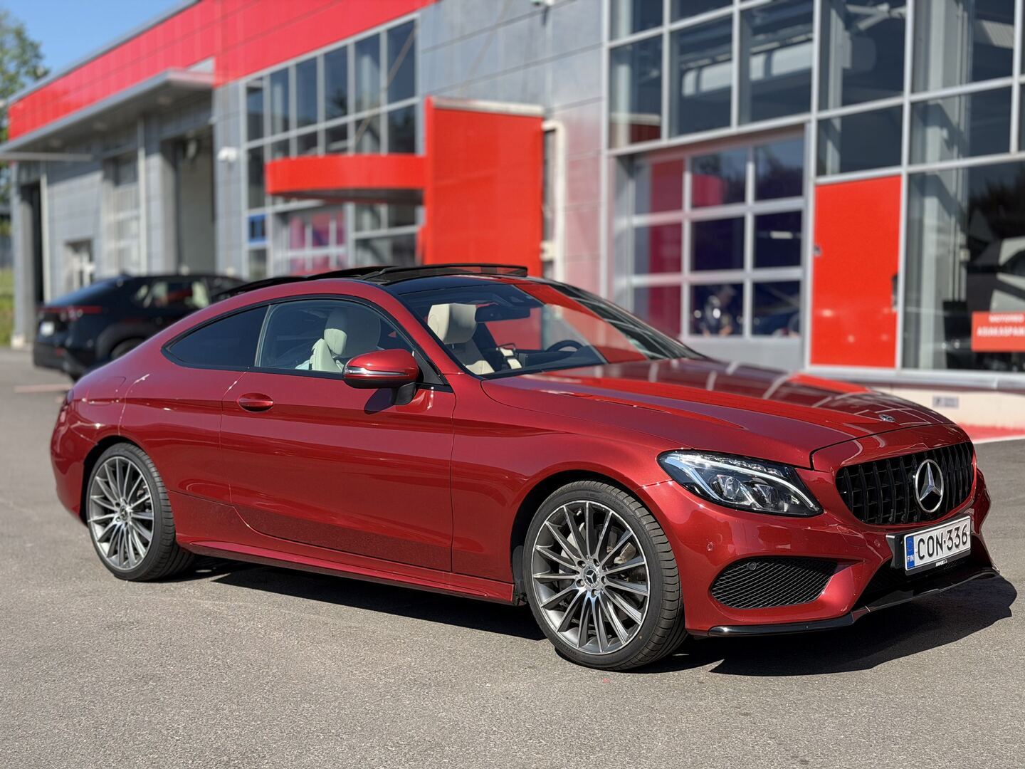 Mercedes-Benz - C - 250 Coupé AMG / Burmester / ILS / Panorama / Merkkihuollot / Kamera / Juuri saapunut! - Coupe
