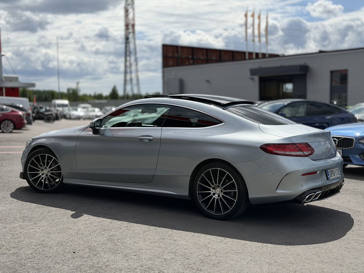 Mercedes-Benz - C - 180 Coupé A Business AMG // Burmester / Navi / Muistipenkit / P.Kamera / ILS LED / Ambient Light / BT / Kattoluukku - Coupe