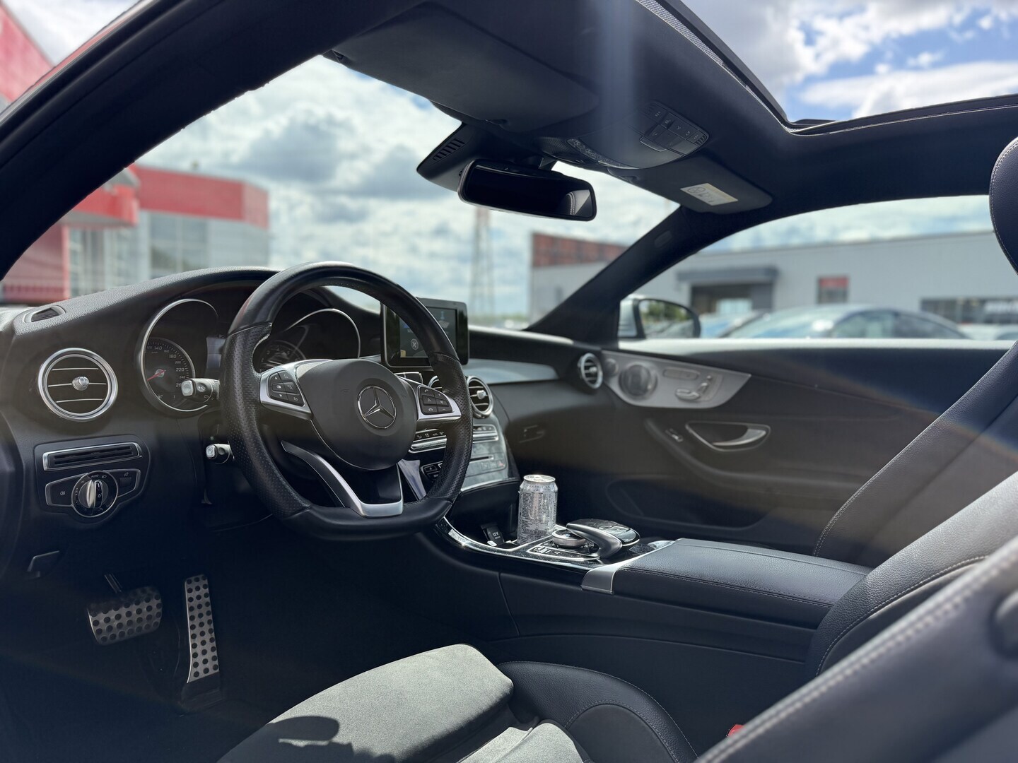 Mercedes-Benz - C - 180 Coupé A Business AMG // Burmester / Navi / Muistipenkit / P.Kamera / ILS LED / Ambient Light / BT / Kattoluukku - Coupe