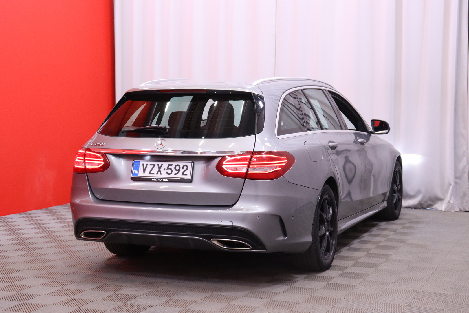 Mercedes-Benz - C - 250 T A Premium Business // AMG / Vakkari / Bluetooth / Navi / LED // - Farmari