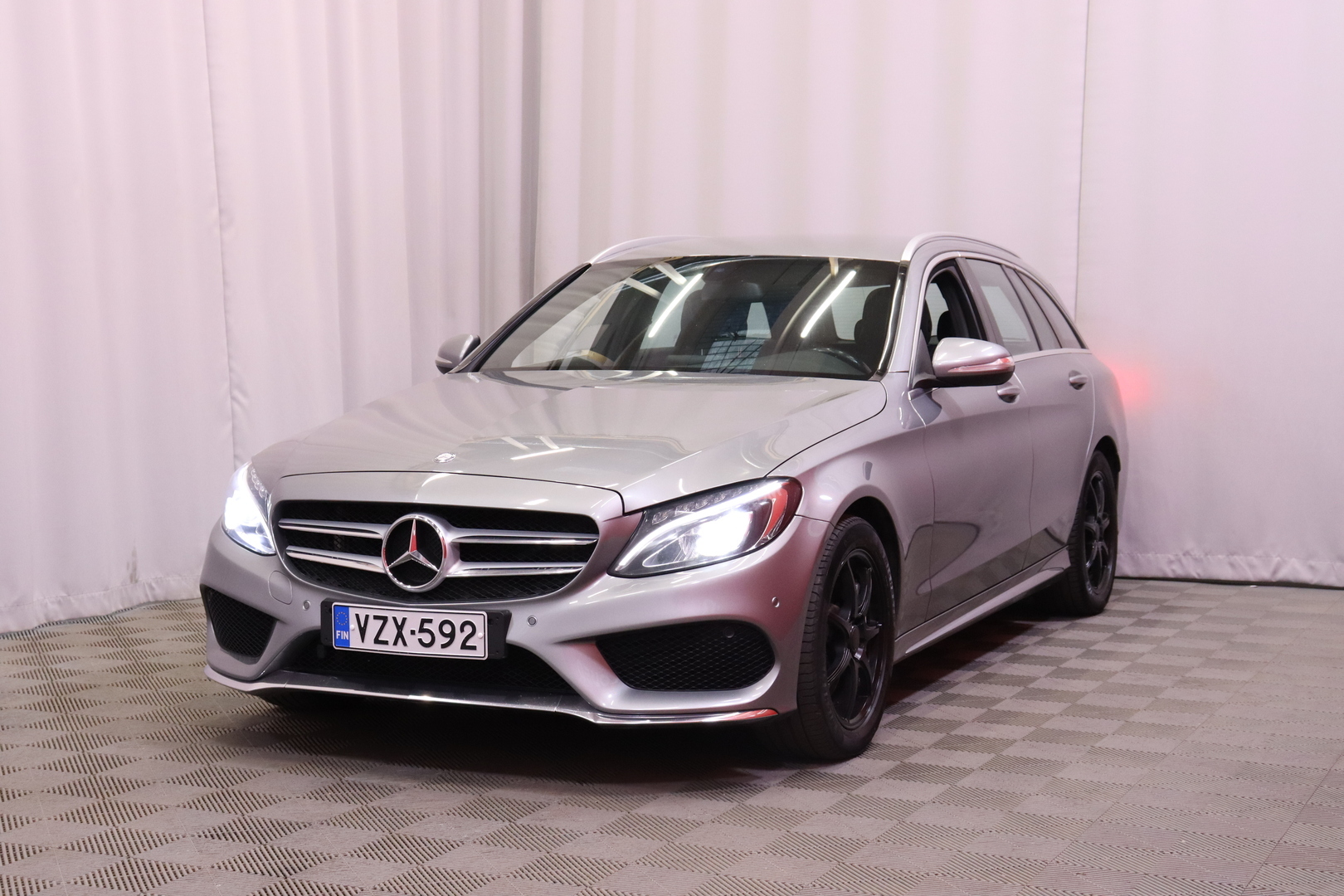 Mercedes-Benz - C - 250 T A Premium Business // AMG / Vakkari / Bluetooth / Navi / LED // - Farmari