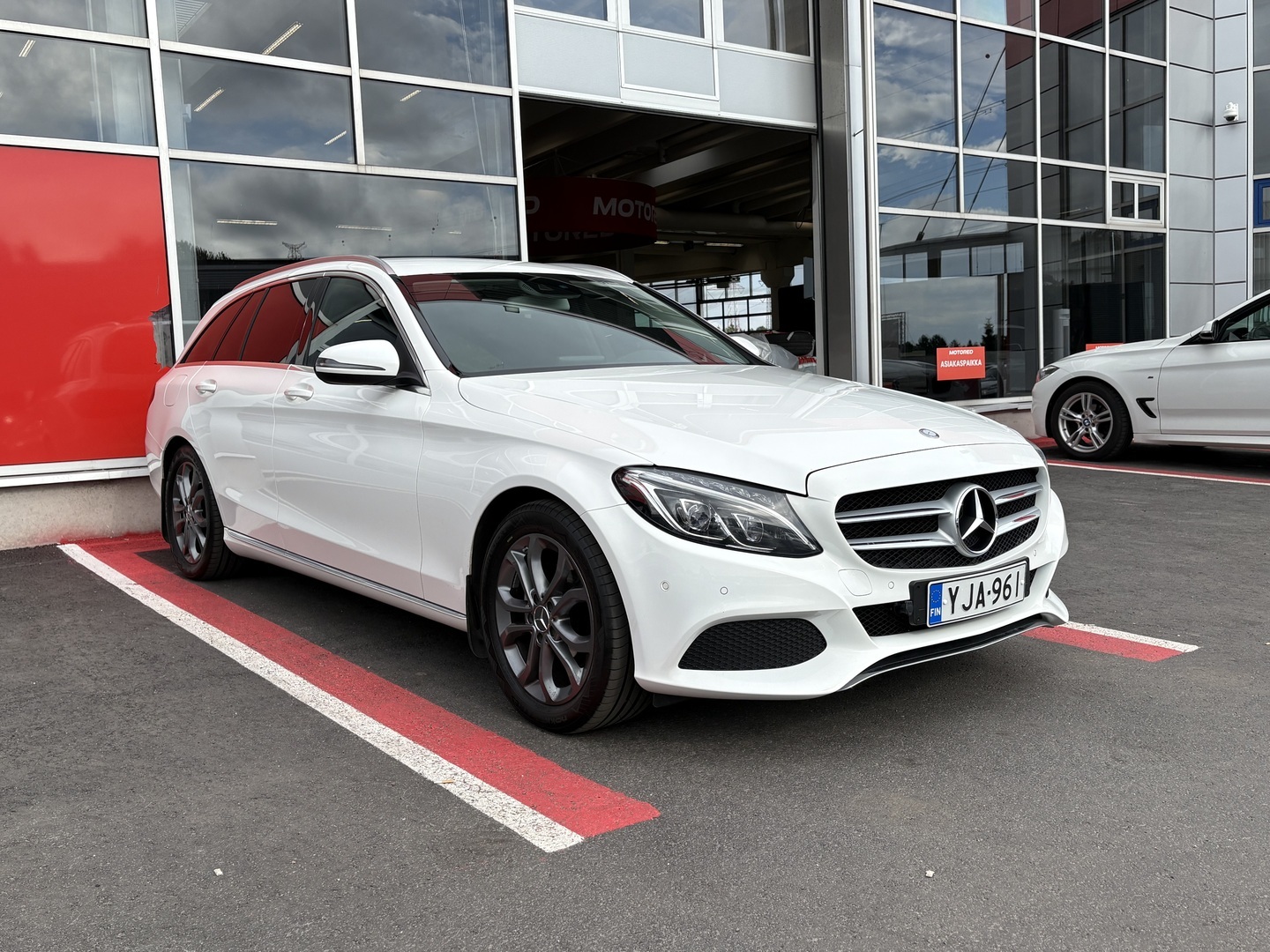 Mercedes-Benz - C - 200 BlueTec T A Premium Business **Suomi-auto / ILS-Led / Sporttipenkit / Vetokoukku** - Farmari