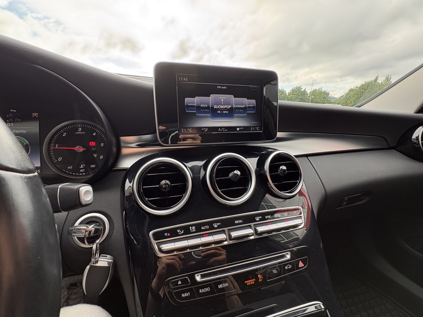 Mercedes-Benz - C - 200 BlueTec T A Premium Business **Suomi-auto / ILS-Led / Sporttipenkit / Vetokoukku** - Farmari