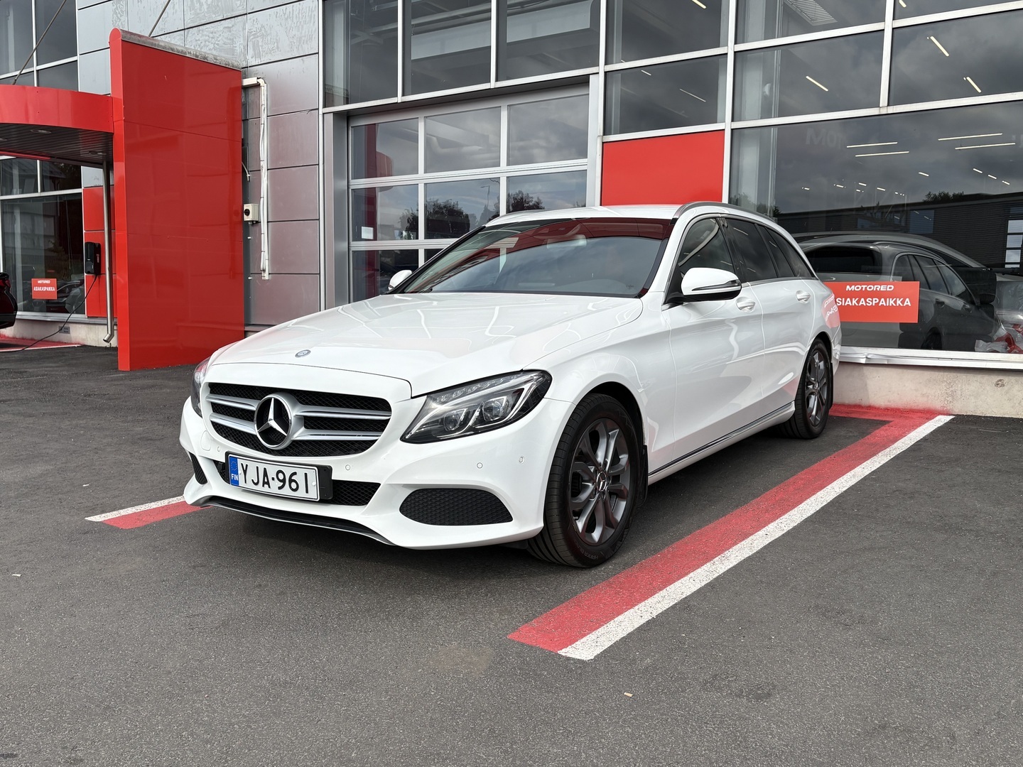 Mercedes-Benz - C - 200 BlueTec T A Premium Business **Suomi-auto / ILS-Led / Sporttipenkit / Vetokoukku** - Farmari