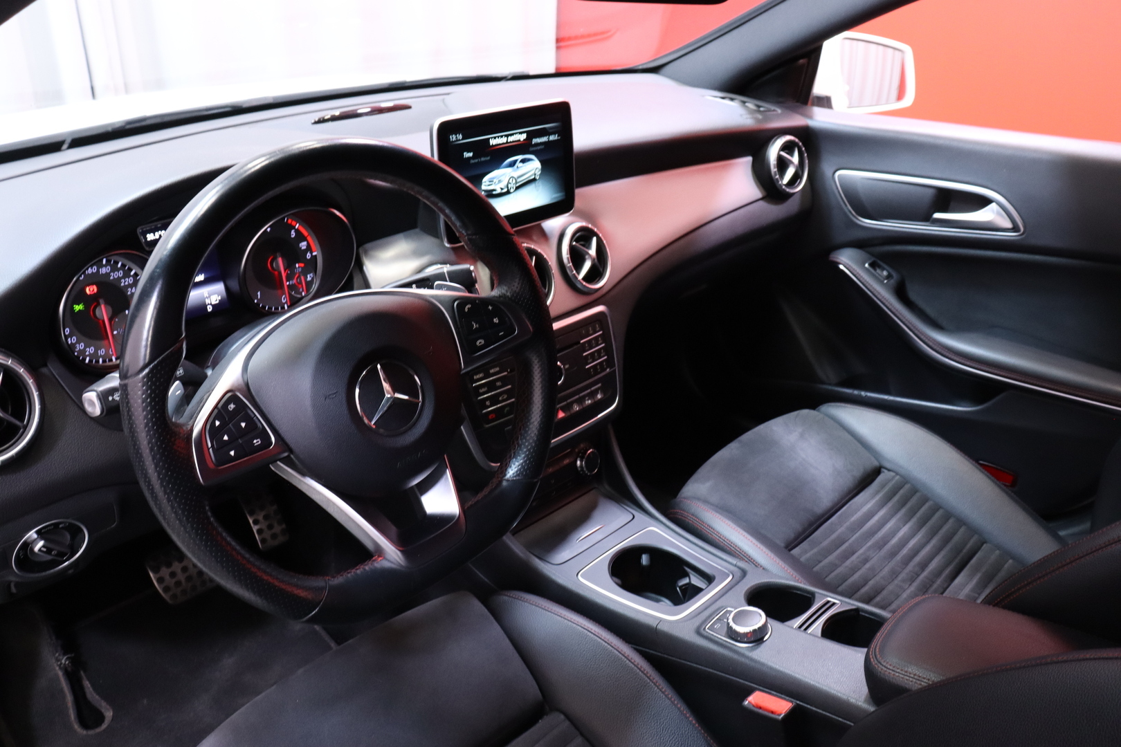 Mercedes-Benz - CLA - 220 CDI A Shooting Brake AMG Premium Business // Kamera / Navi / Bluetooth / Vakkari // - Farmari