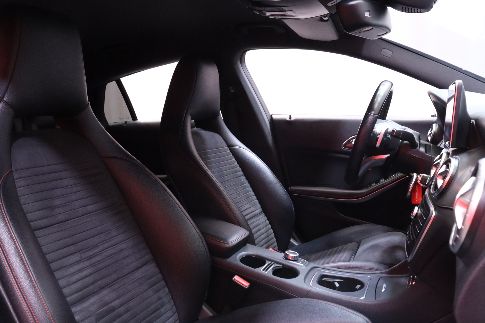 Mercedes-Benz - CLA - 220 CDI A Shooting Brake AMG Premium Business // Kamera / Navi / Bluetooth / Vakkari // - Farmari