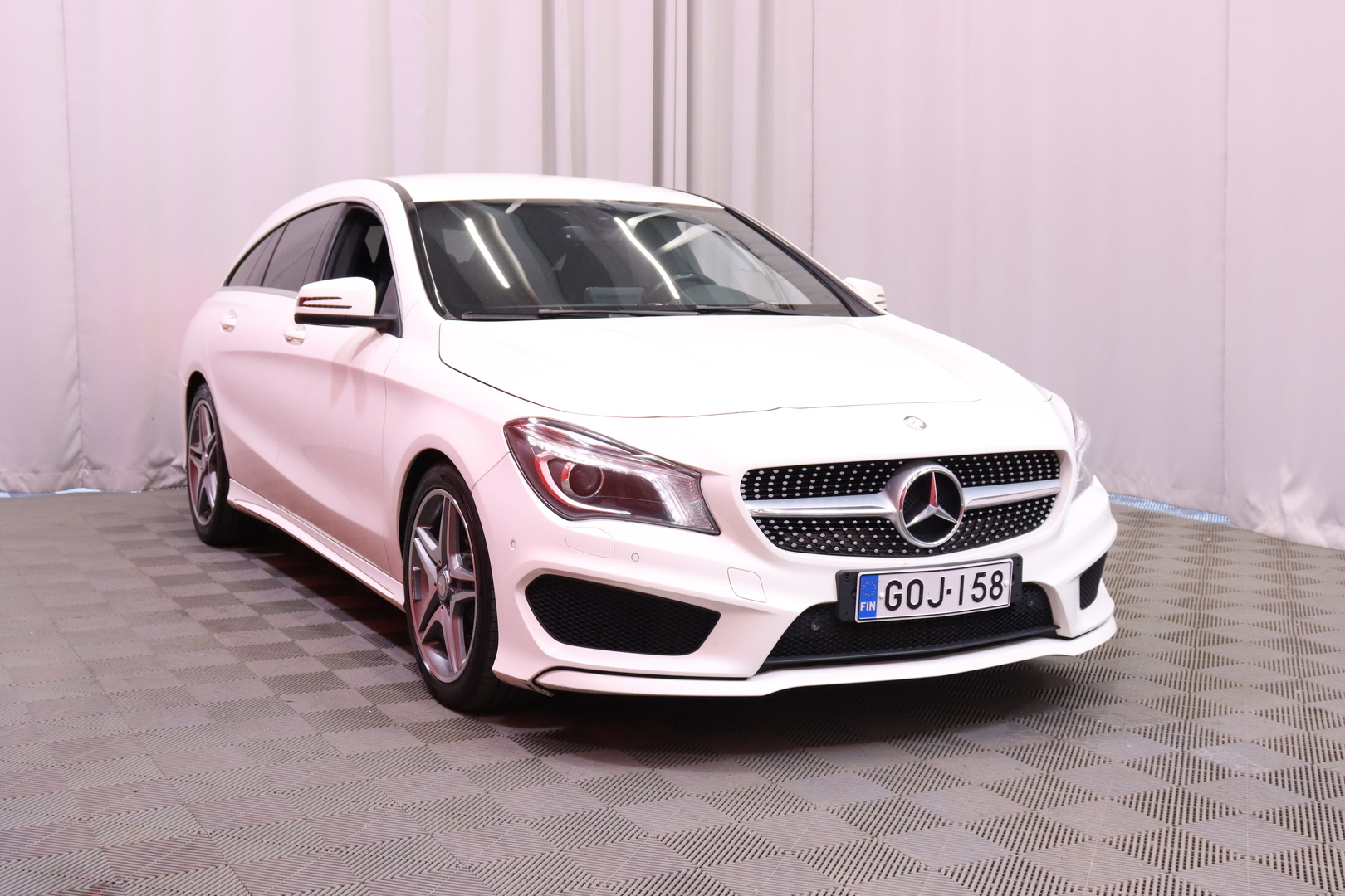Mercedes-Benz - CLA - 220 CDI A Shooting Brake AMG Premium Business // Kamera / Navi / Bluetooth / Vakkari // - Farmari