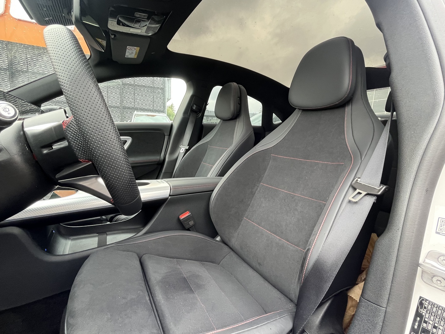 Mercedes-Benz - CLA - 350 4MATIC AMG Line - Sedan