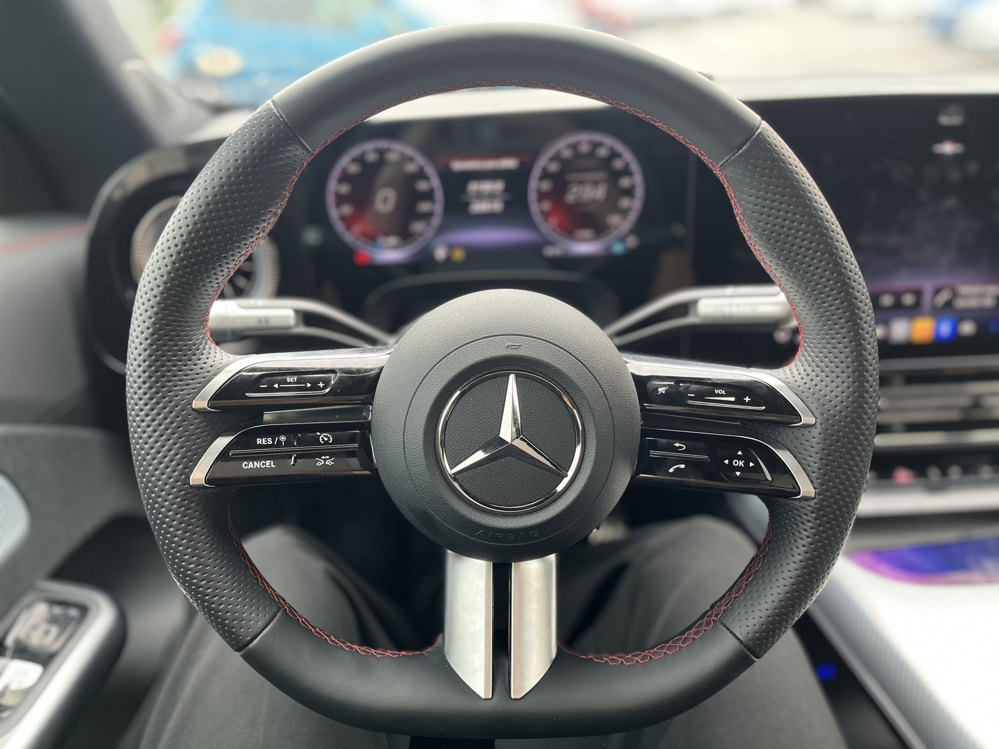 Mercedes-Benz - CLA - 350 4MATIC AMG Line - Sedan