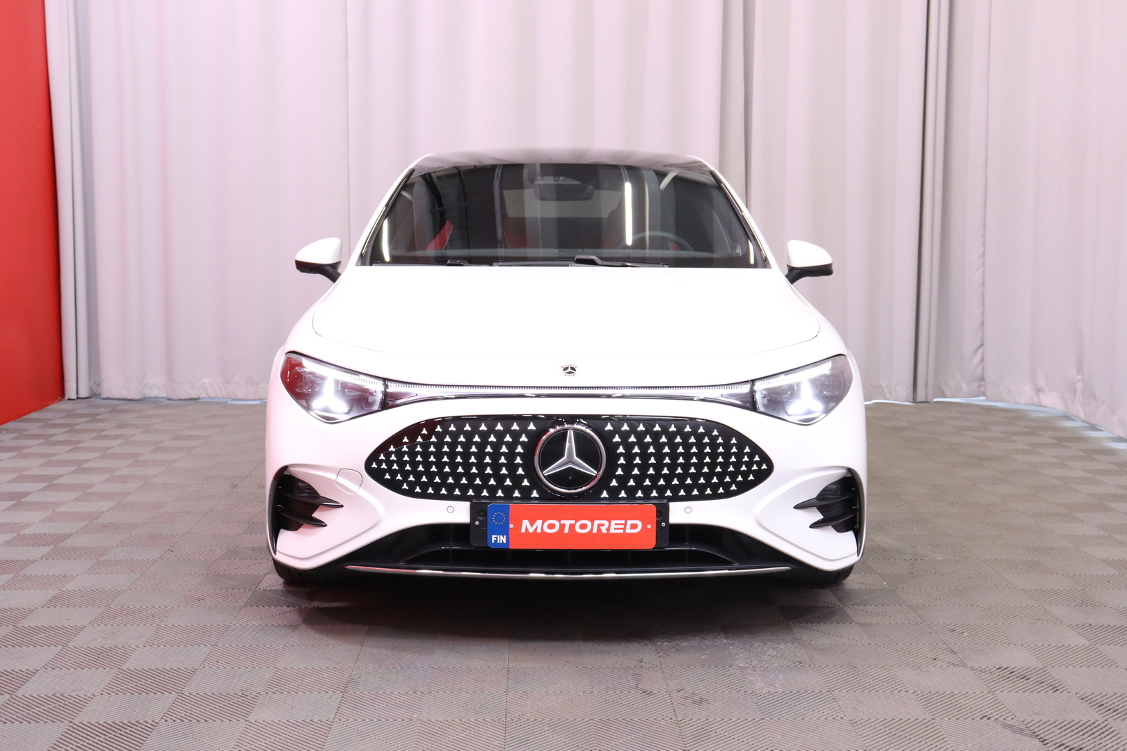 Mercedes-Benz - CLA - 350 4MATIC AMG Line // Matkustajan näyttö / Distronic / Burmester / HUD / Koukku / Panorama // - Sedan