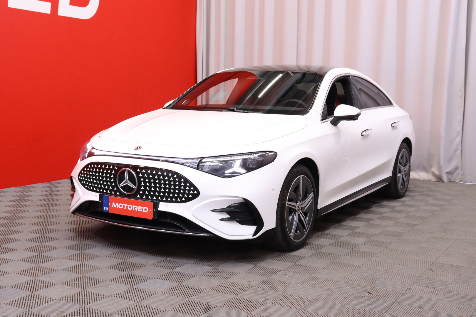 Mercedes-Benz - CLA - 350 4MATIC AMG Line // Matkustajan näyttö / Distronic / Burmester / HUD / Koukku / Panorama // - Sedan