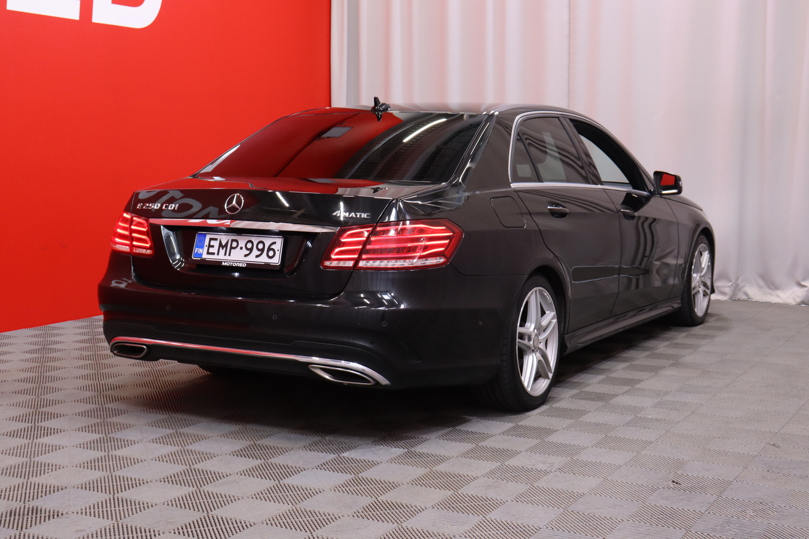 Mercedes-Benz - E - 250 CDI BE 4Matic A Premium Business // AMG / Webasto / Keyless / Muistipenkki // - Sedan