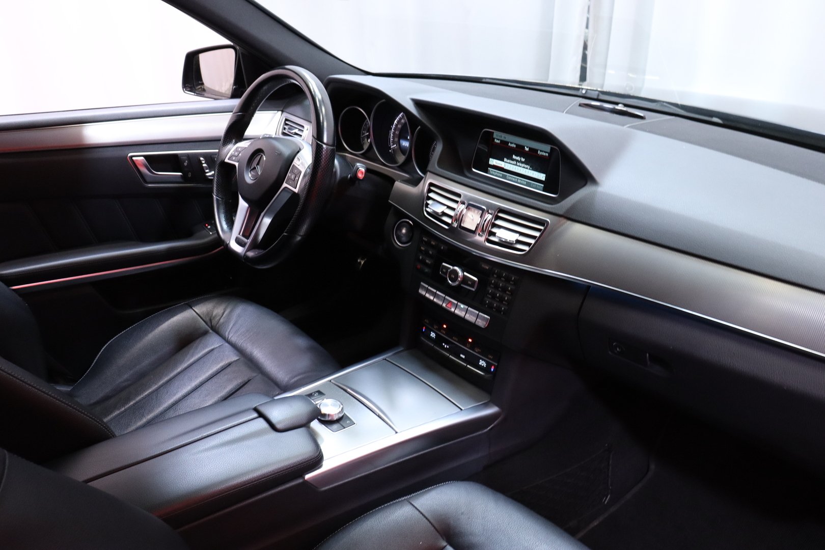 Mercedes-Benz - E - 250 CDI BE 4Matic A Premium Business // AMG / Webasto / Keyless / Muistipenkki // - Sedan