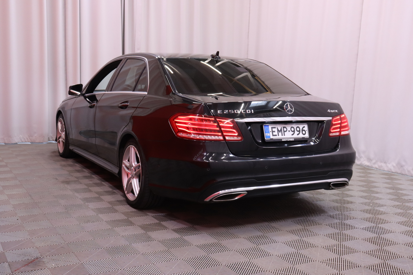 Mercedes-Benz - E - 250 CDI BE 4Matic A Premium Business // AMG / Webasto / Keyless / Muistipenkki // - Sedan