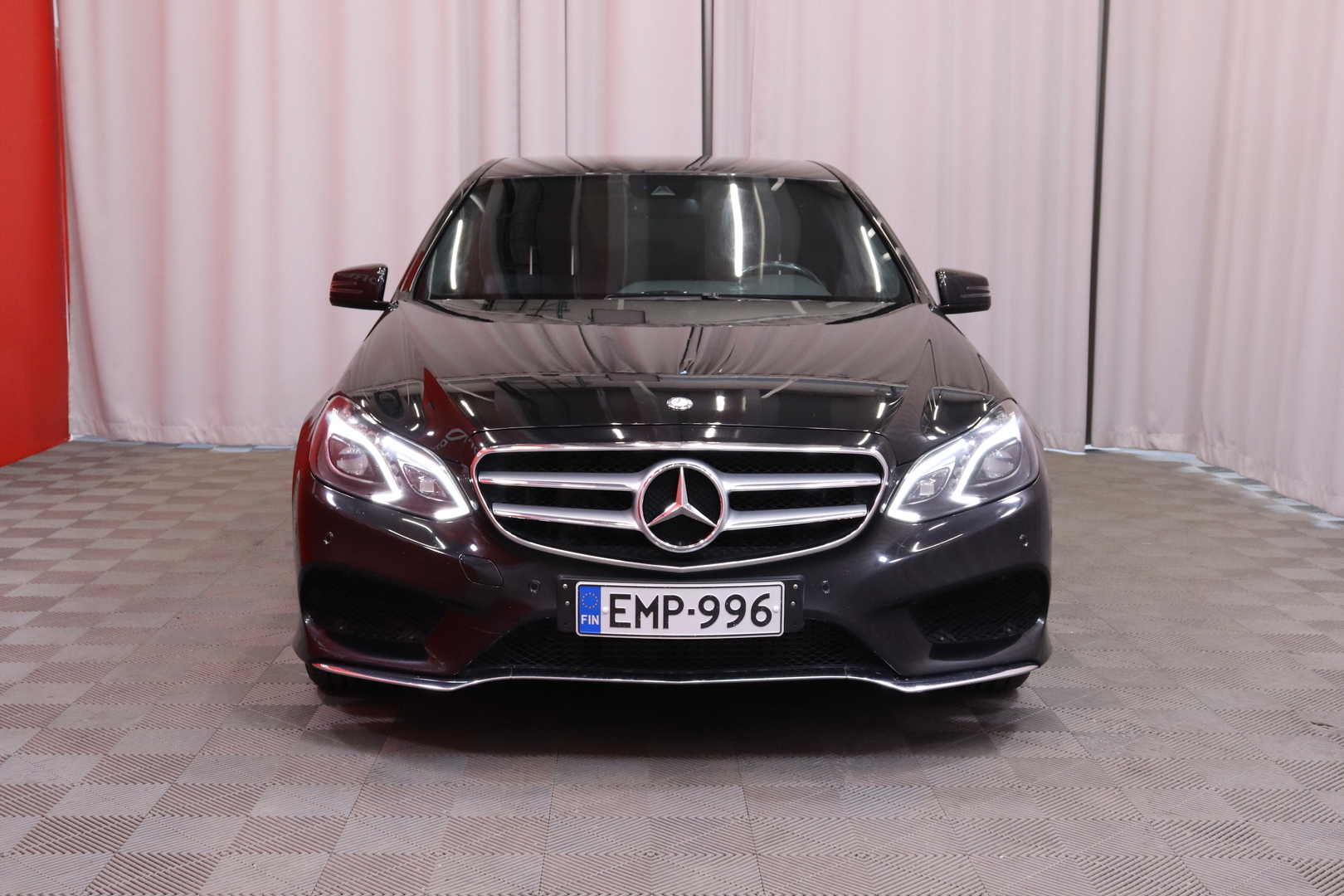 Mercedes-Benz - E - 250 CDI BE 4Matic A Premium Business // AMG / Webasto / Keyless / Muistipenkki // - Sedan
