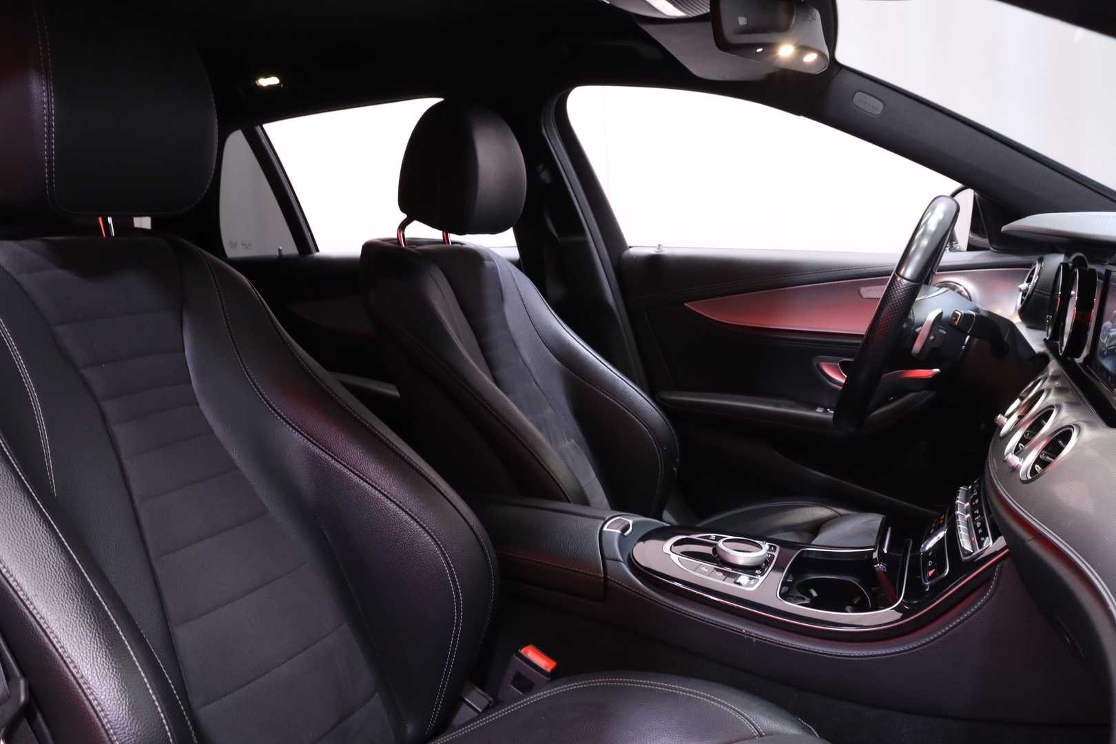 Mercedes-Benz - E - 220 d 4Matic T A Premium Business AMG // Multibeam / Bluetooth / Navi / Ambient / Kamera // - Farmari
