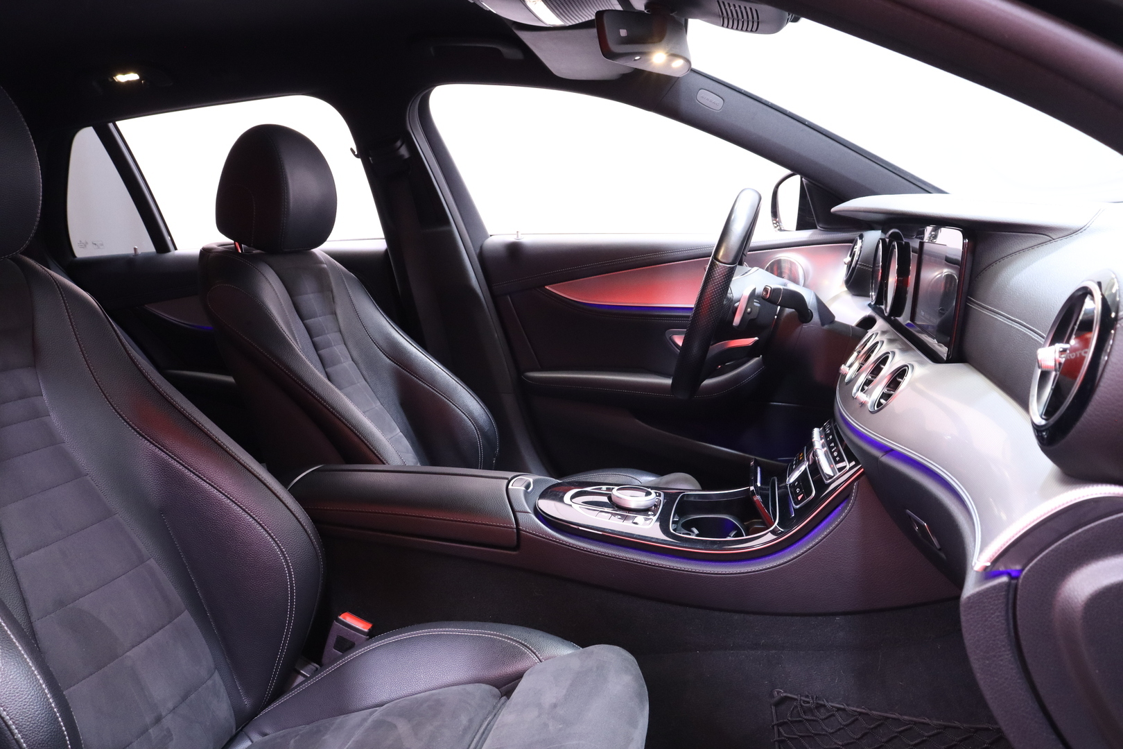 Mercedes-Benz - E - 220 d 4Matic T A Premium Business AMG // Webasto / Burmester / Multibeam / Kamera / Koukku / Night paketti - Farmari