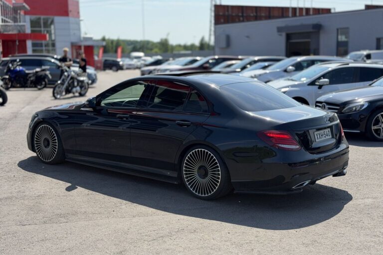 Mercedes-Benz E