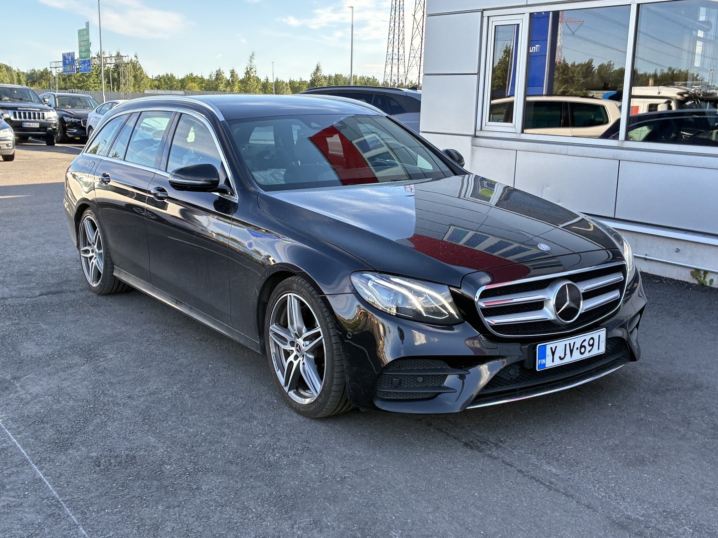 Mercedes-Benz - E - 220 d T A Premium Business AMG - Farmari
