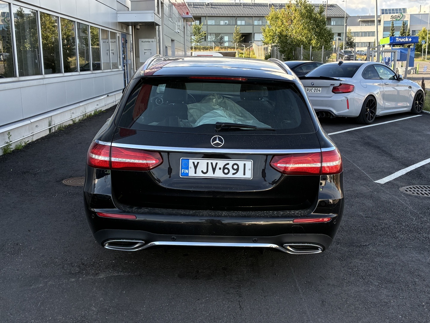 Mercedes-Benz - E - 220 d T A Premium Business AMG - Farmari