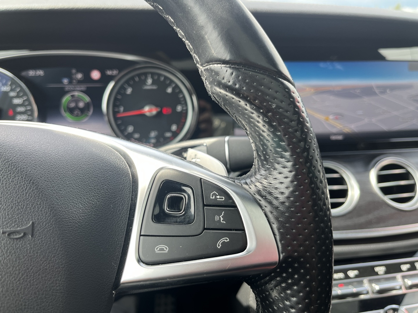 Mercedes-Benz - E - 220 d AMG / Multibeam / Burmester / 360° / Webasto / Keyless / Panoraama / Night paketti / Juuri saapunut! - Farmari