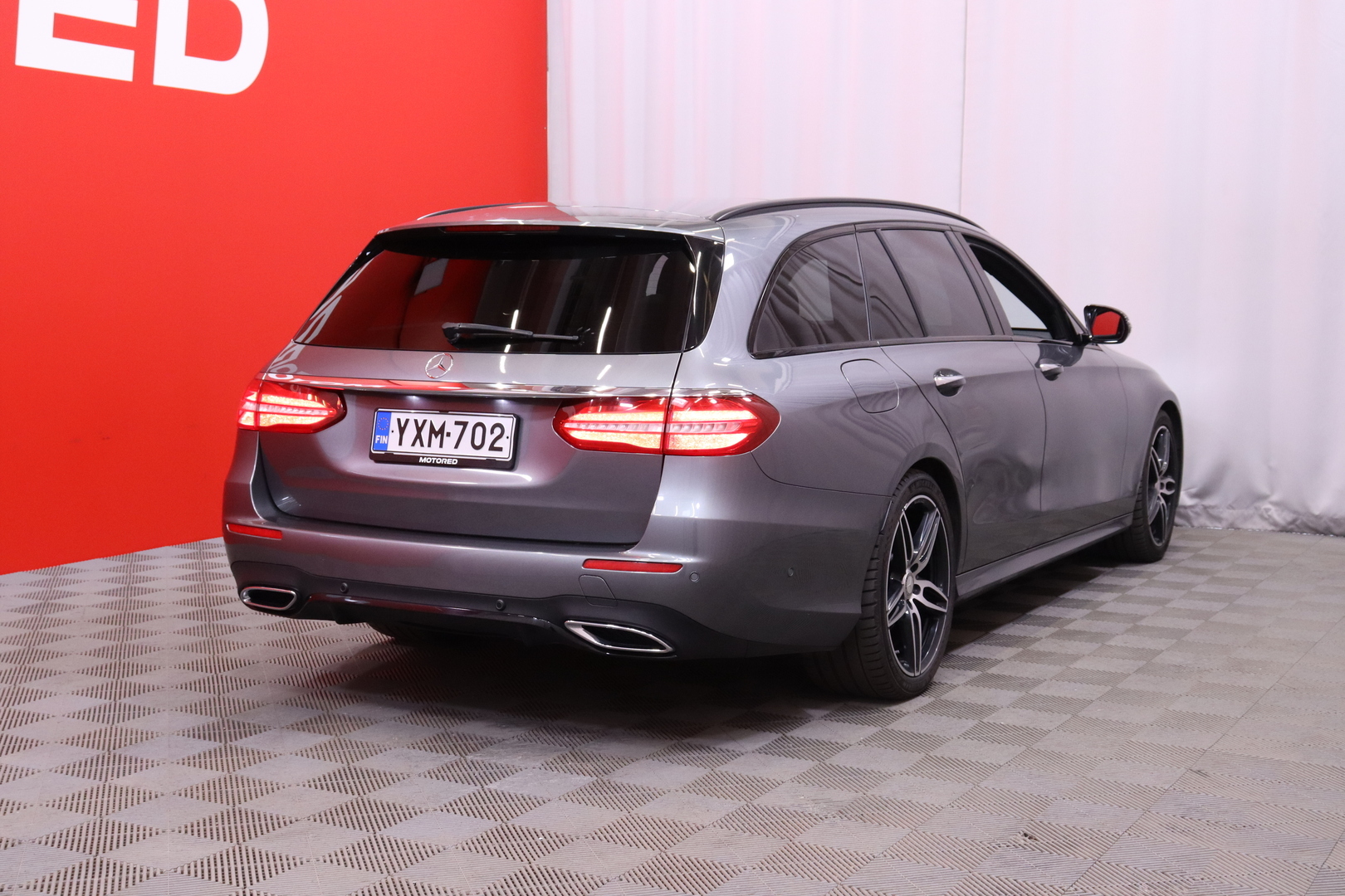 Mercedes-Benz - E - 220 d AMG / Multibeam / Burmester / 360° / Webasto / Keyless / Panoraama / Night paketti / CarPlay / IHC+ / Navi - Farmari