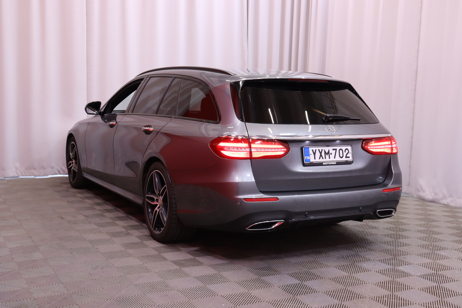 Mercedes-Benz - E - 220 d AMG / Multibeam / Burmester / 360° / Webasto / Keyless / Panoraama / Night paketti / CarPlay / IHC+ / Navi - Farmari