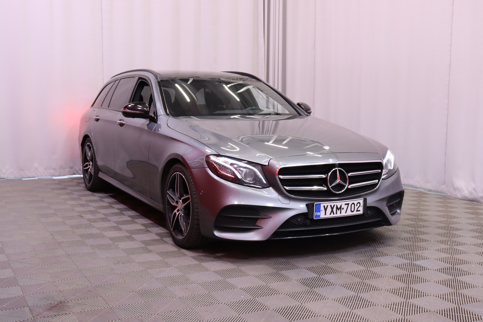 Mercedes-Benz - E - 220 d AMG / Multibeam / Burmester / 360° / Webasto / Keyless / Panoraama / Night paketti / CarPlay / IHC+ / Navi - Farmari