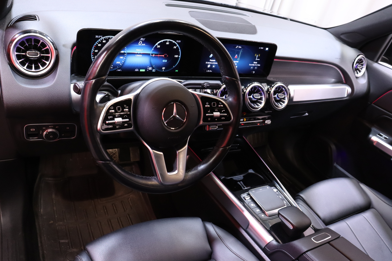 Mercedes-Benz - EQB - // 1.om Suomi-auto / 7p / Distronic+ / Muistipenkit / Navi / LED // - Maastoauto