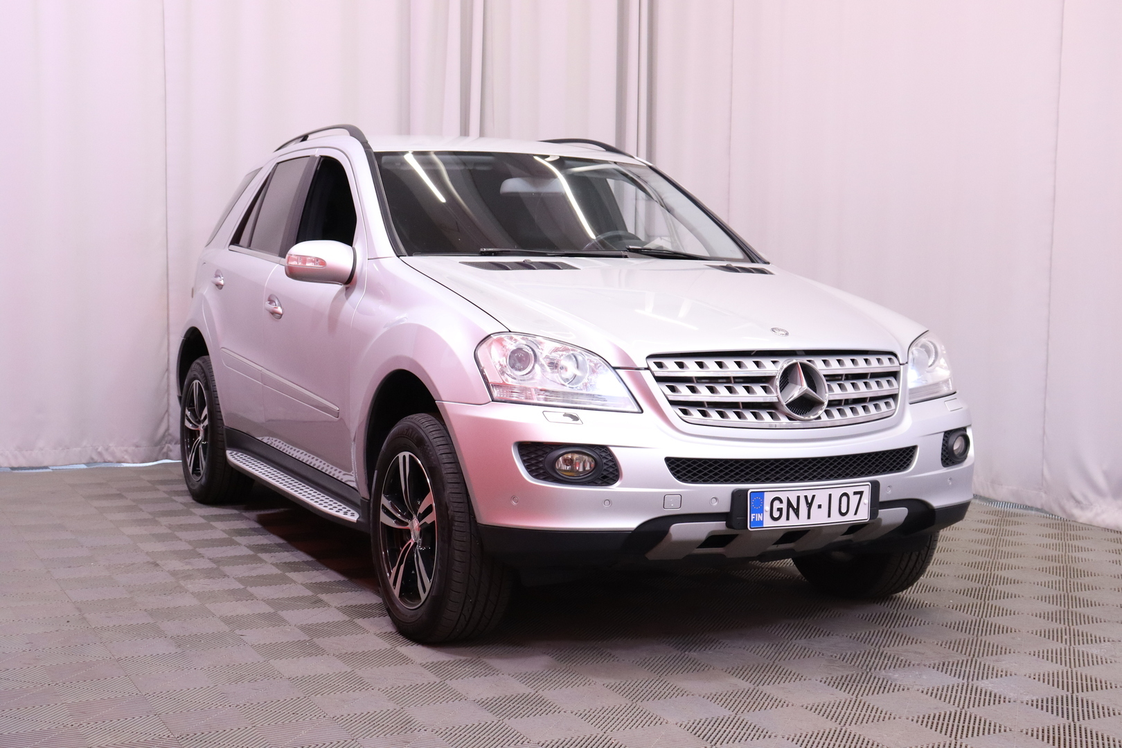 Mercedes-Benz - ML - ML 320 CDI 4MATIC Farmari (AC) 4ov 2987cm3 A // Bi-Xenon / Vetokoukku, Vakkari // - Farmari