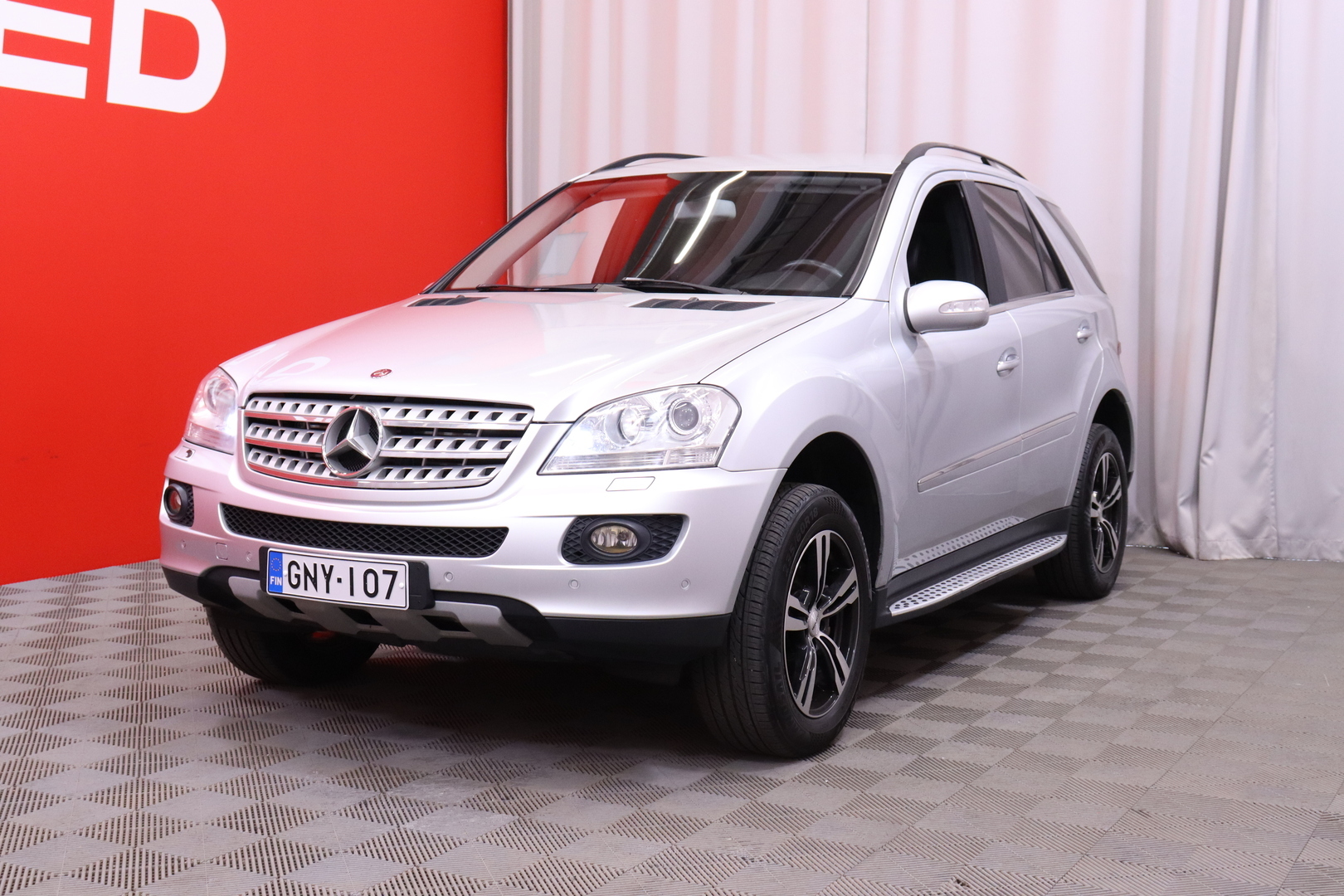 Mercedes-Benz - ML - ML 320 CDI 4MATIC Farmari (AC) 4ov 2987cm3 A // Bi-Xenon / Vetokoukku, Vakkari // - Farmari
