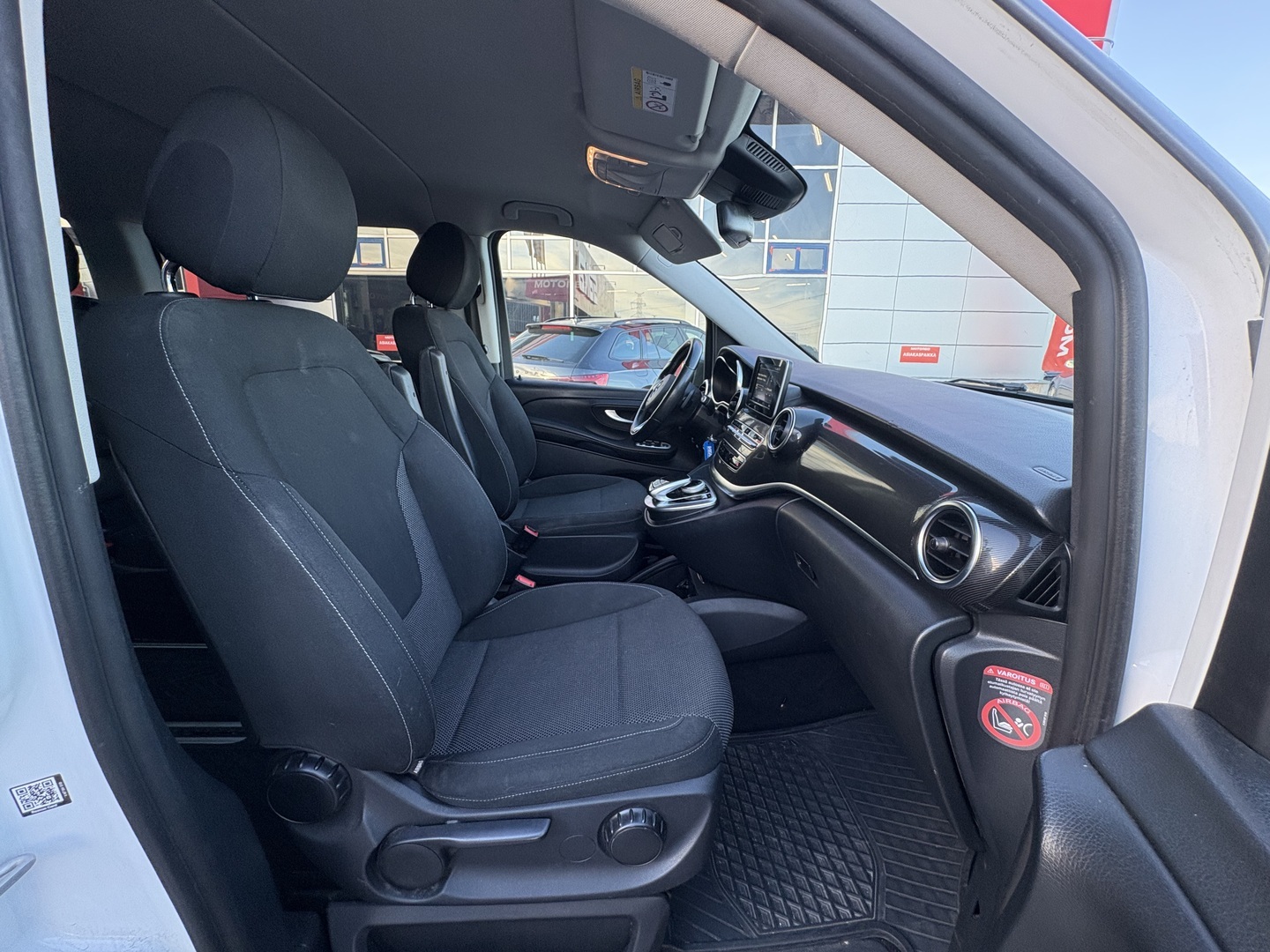 Mercedes-Benz - V - 200 d keskipitkä A2 A Business  **Suomi-auto / Webasto / Merkkihuollettu** - Tila-auto