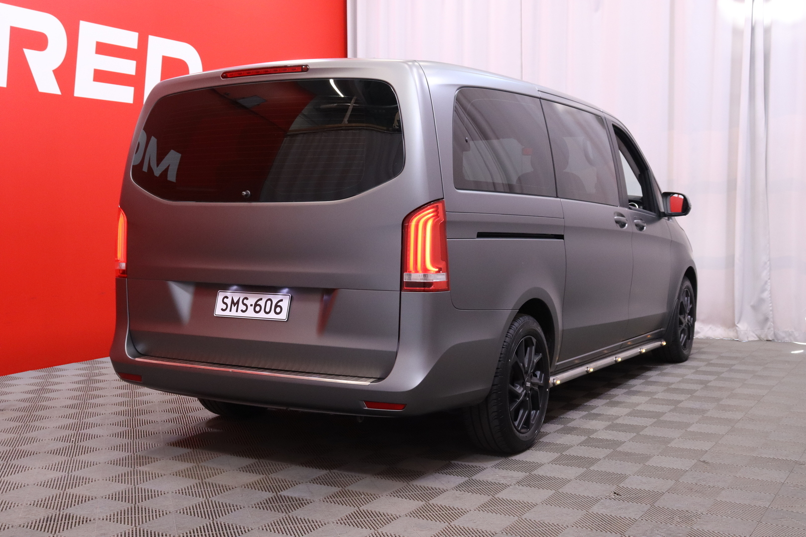 Mercedes-Benz - V - 200 d keskipitkä A2 A Business  Suomi-auto / Webasto / Merkkihuollettu / Vakkari / ILS / Ilmastointi // - Tila-auto