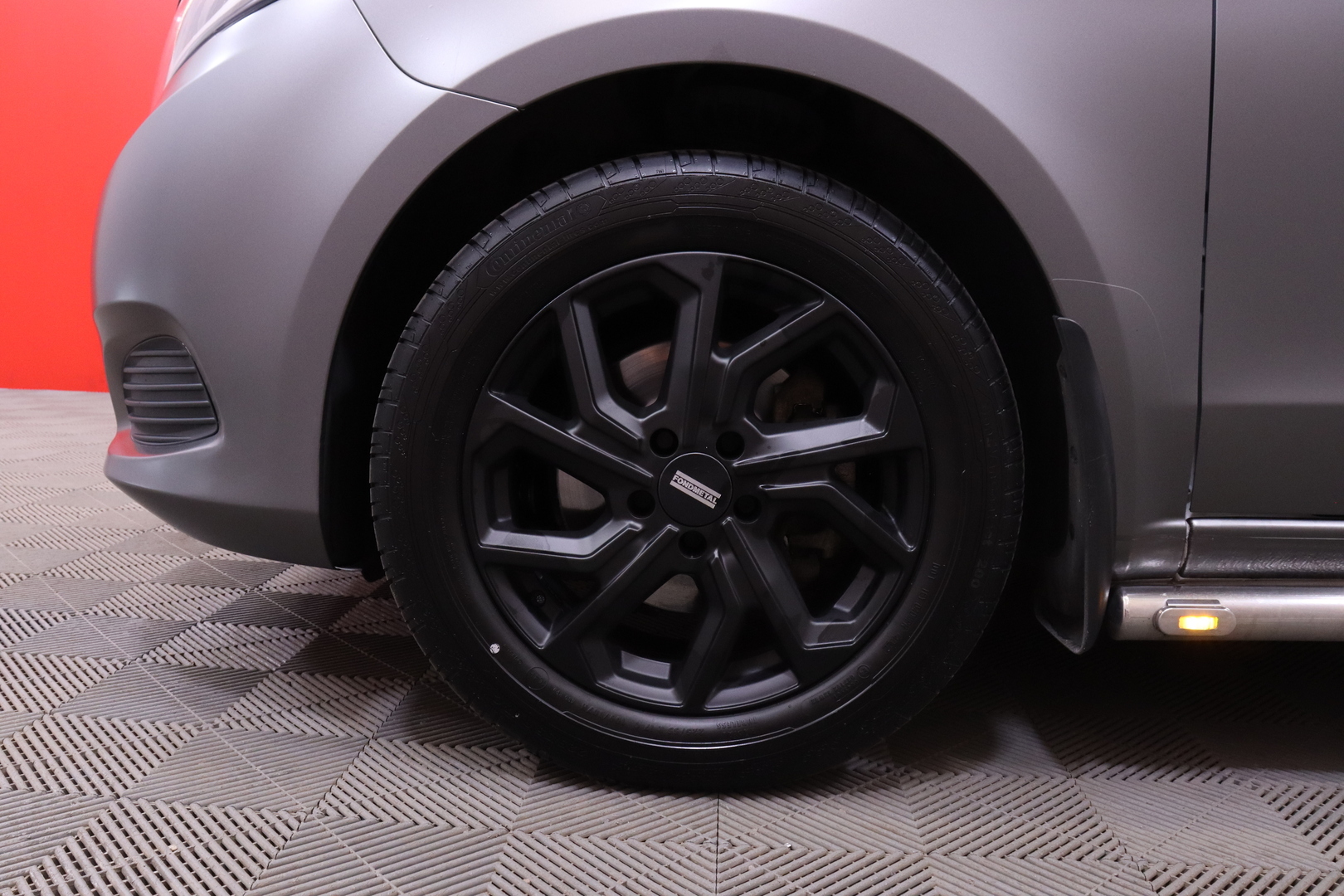 Mercedes-Benz - V - 200 d keskipitkä A2 A Business  Suomi-auto / Webasto / Merkkihuollettu / Vakkari / ILS / Ilmastointi // - Tila-auto