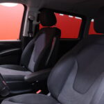 Mercedes-Benz - V - 200 d keskipitkä A2 A Business  Suomi-auto / Webasto / Merkkihuollettu / Vakkari / ILS / Ilmastointi // - Tila-auto