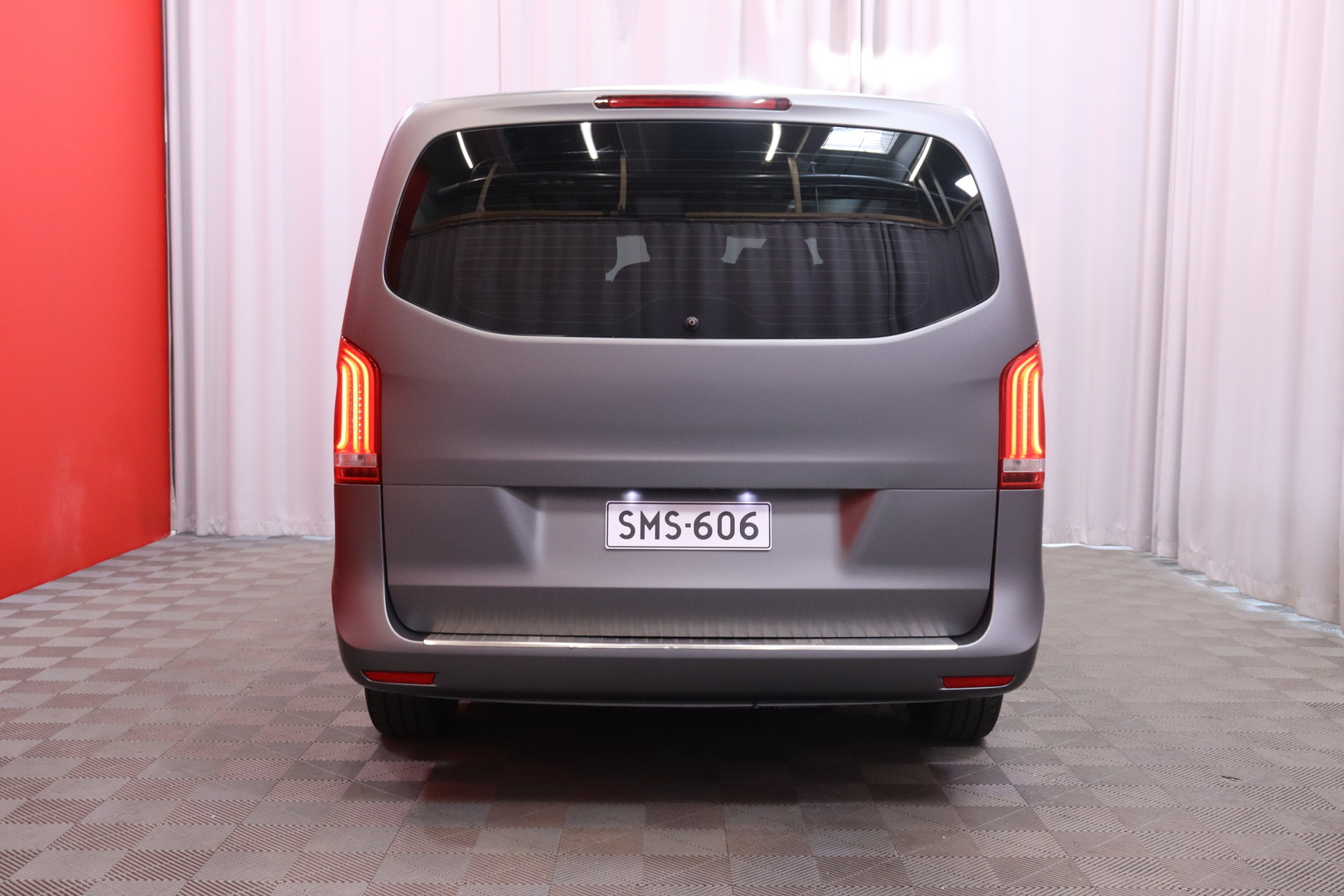 Mercedes-Benz - V - 200 d keskipitkä A2 A Business  Suomi-auto / Webasto / Merkkihuollettu / Vakkari / ILS / Ilmastointi // - Tila-auto