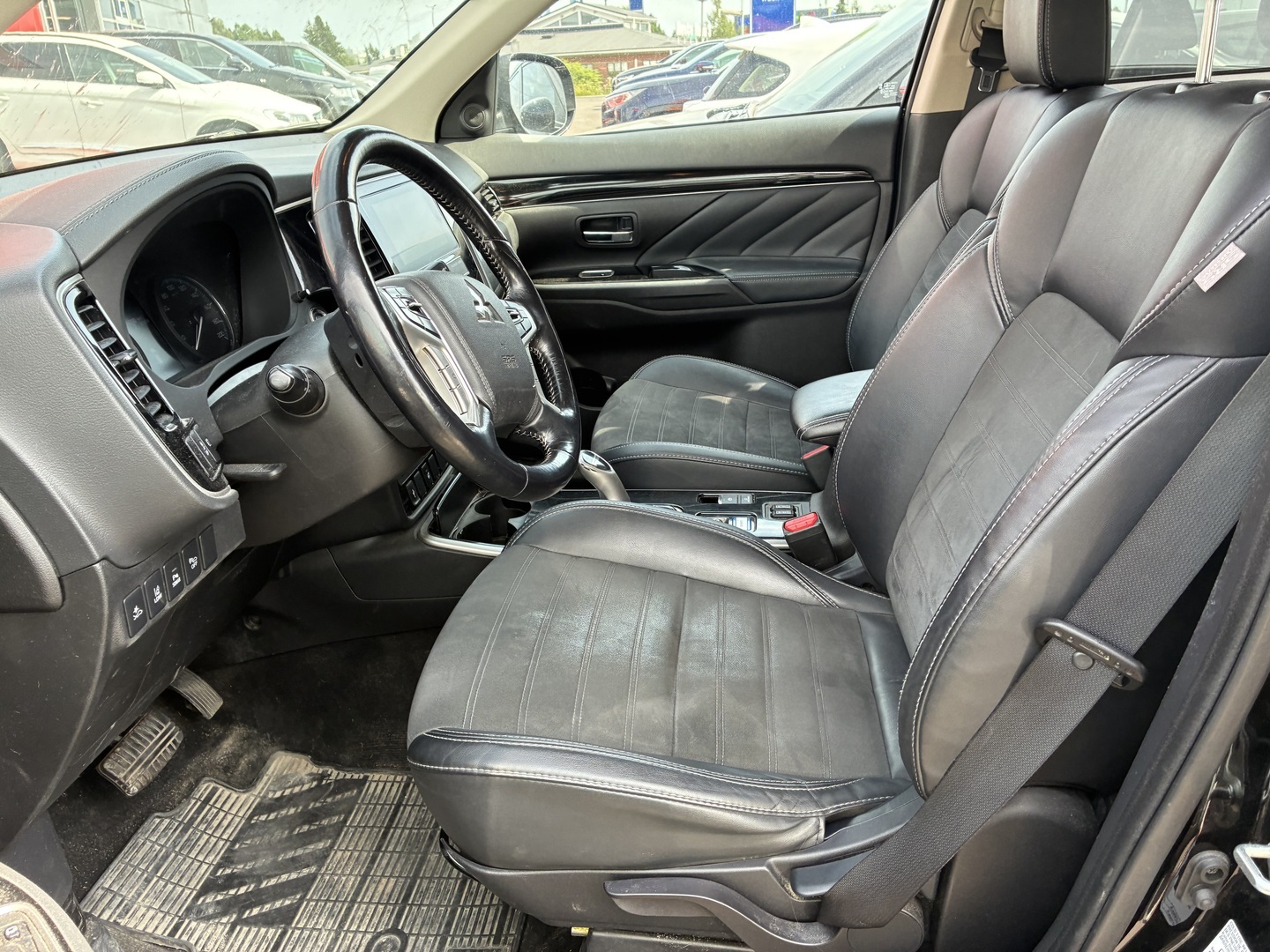 Mitsubishi - Outlander PHEV - Instyle 4WD 5P - Maastoauto